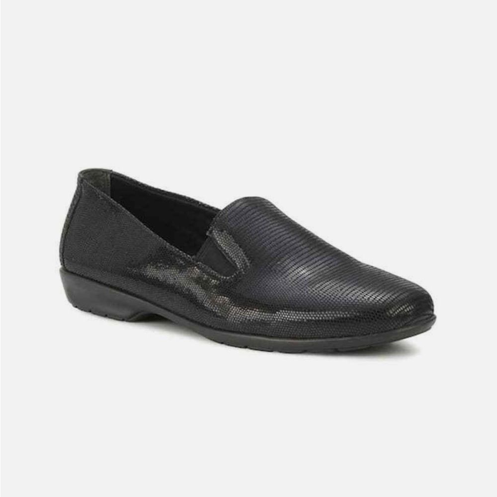 Walking Cradles Benson Slip-On Comfort Loafer Flat Women's Shoes